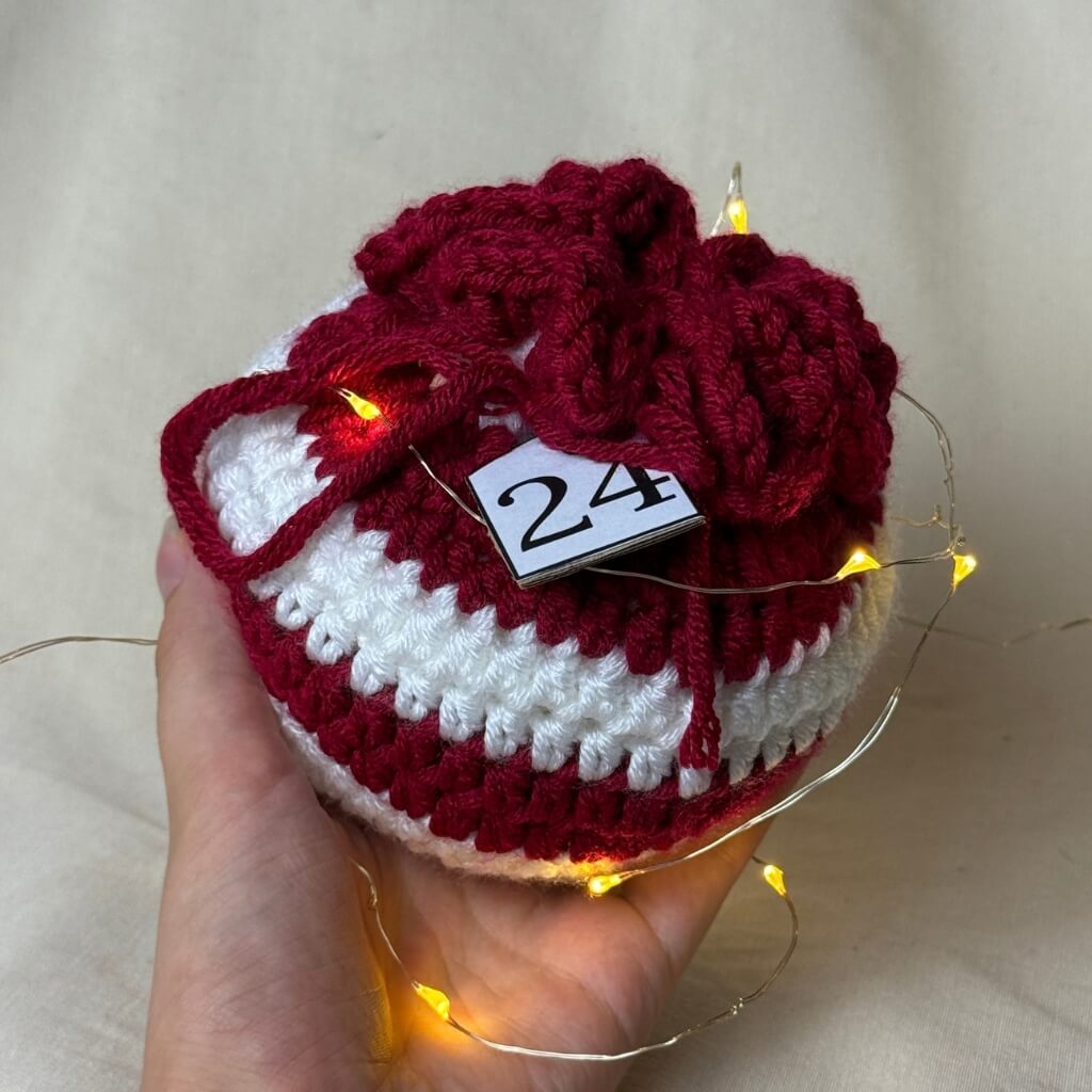 Kleines Adventssäckchen aus Wolle