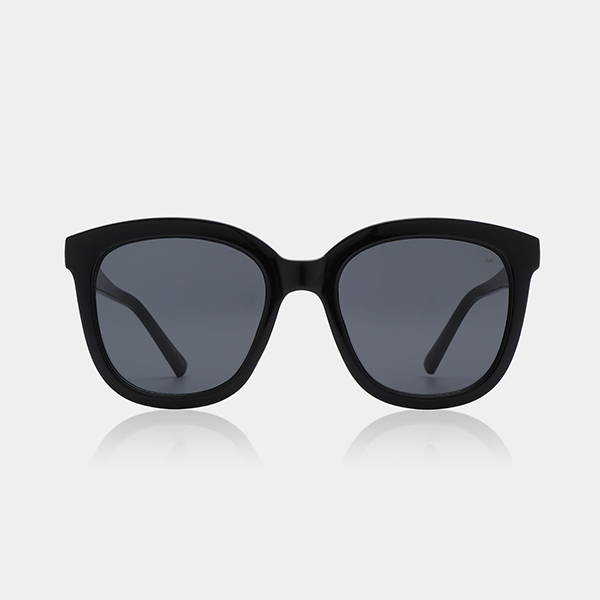 A product image of the A.Kjaerbede Billy sunglasses in Black.