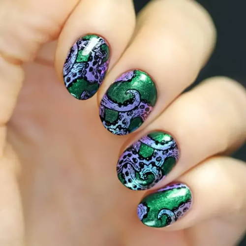 nails with octopus design