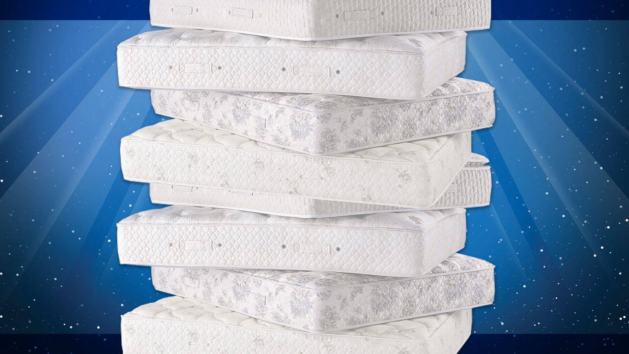 When Should You Replace Your Mattress (5 Signs That Your Old Mattress Needs To Be Replaced)
