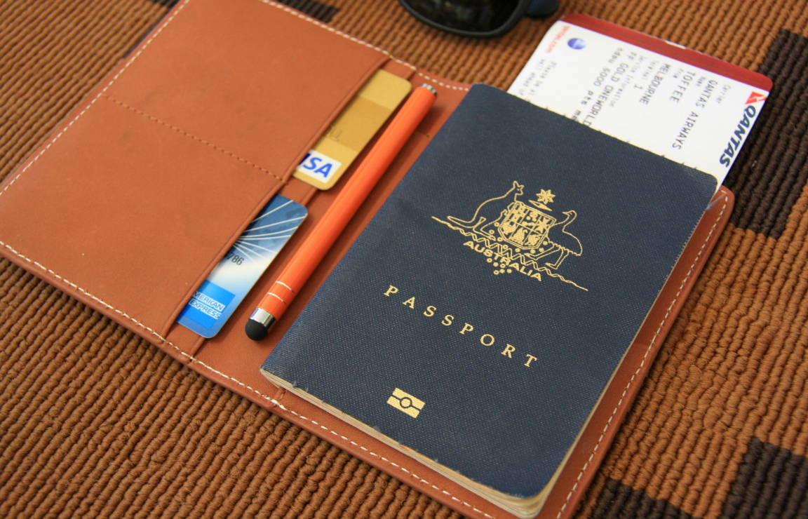 MoreChioce Reisepass Tasche,Multifunktional Reisebrieftasche Unisex Ausweistasche Wasserdichter Reisedokumententasche Travel Wallet mit Reißverschluss für Tickets Flugkarten 