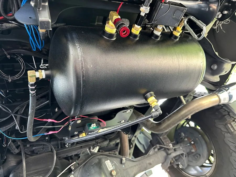 Horizontal black air tank brass fittings solenoid valve wiring rear axle undercarriage Bruce's Tacoma 5-Gallon Stealth gallery photo 3