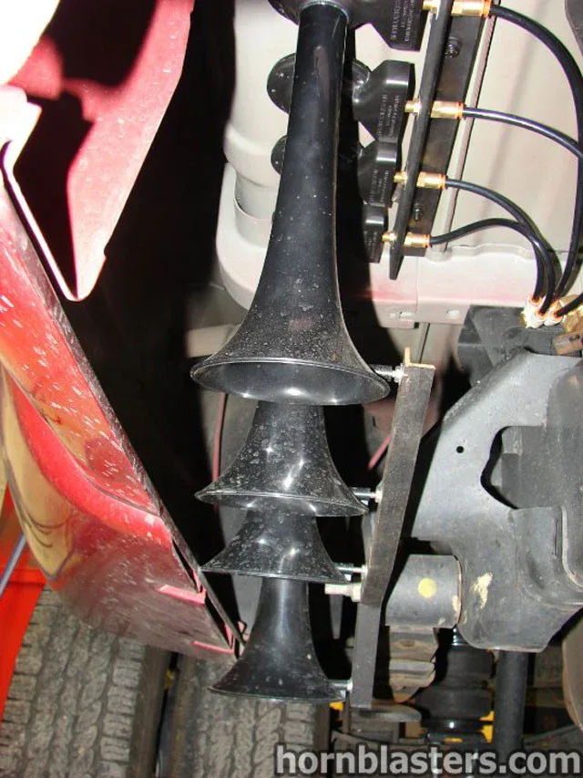 Horn fitment and mounting angle on Tara's 2007 Ram 3500 photo 9