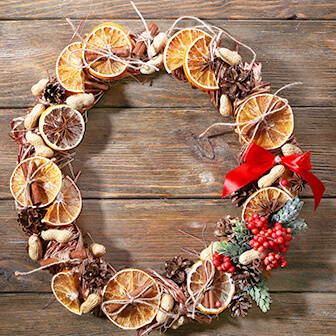 High Quality Organics Express potpourri wreath with cinnamon and oranges