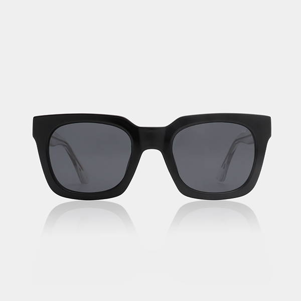A product image of the A.Kjaerbede Nancy sunglasses in Black.