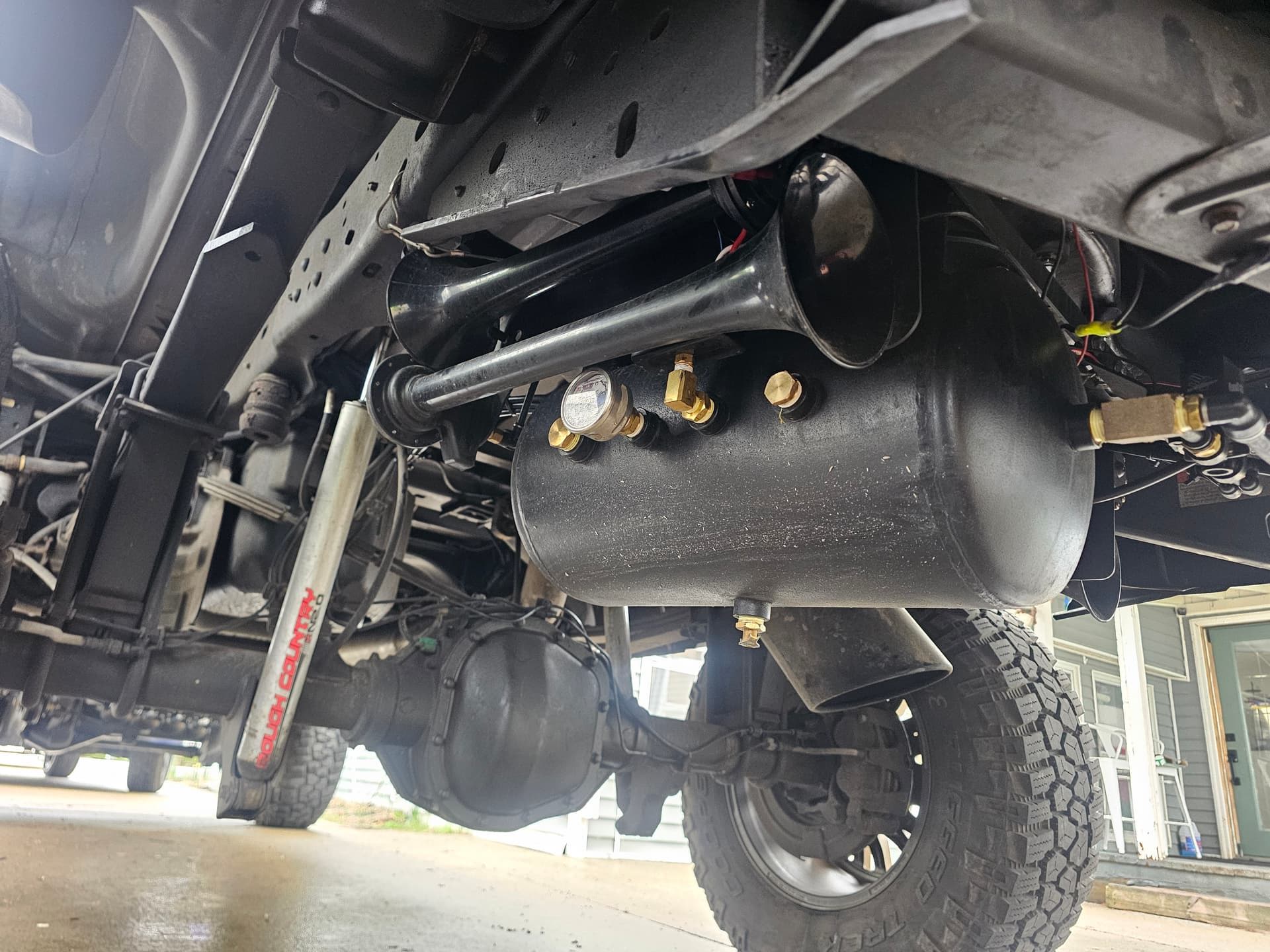 Shawn's 2015 Ford King Ranch Train Horn Install