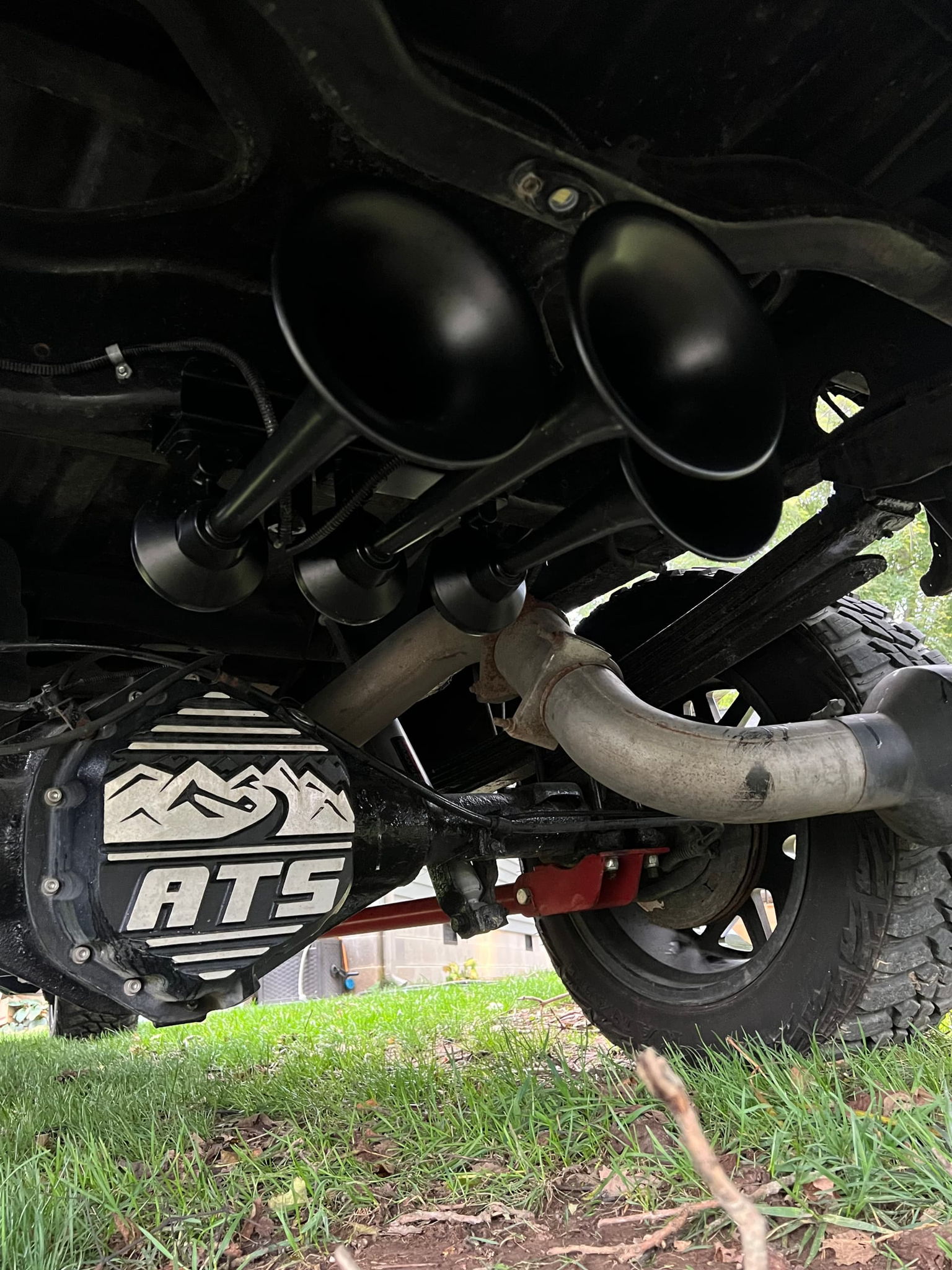 2005 Chevy Silverado equipped with HornBlasters Flatlaw Train Horn