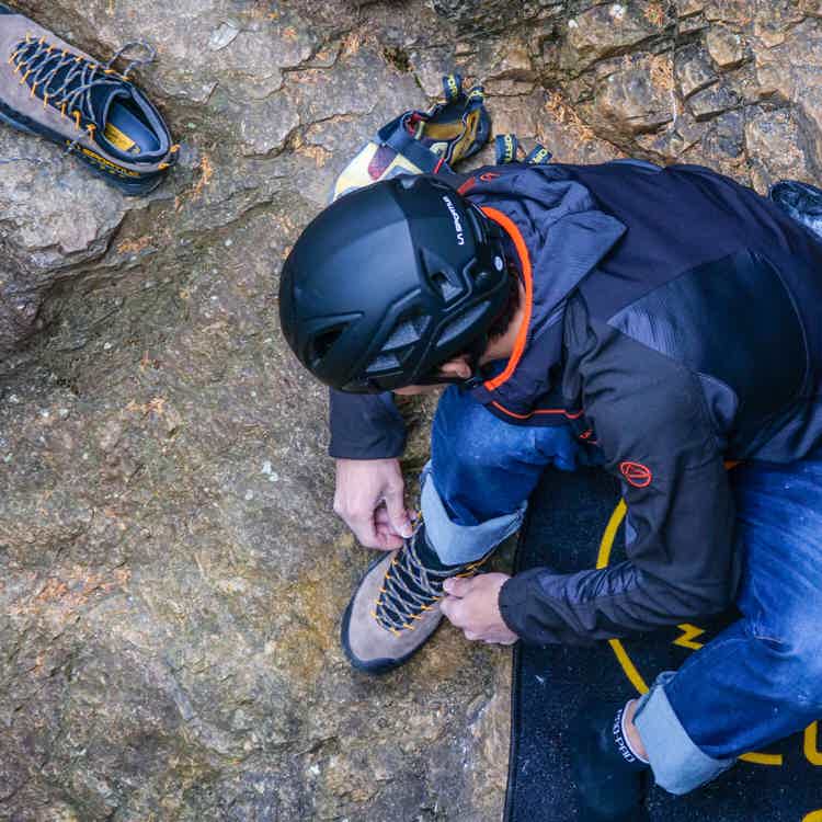 LA SPORTIVA TX5 GTX Carbon/Yellow かき出す 43メンズ