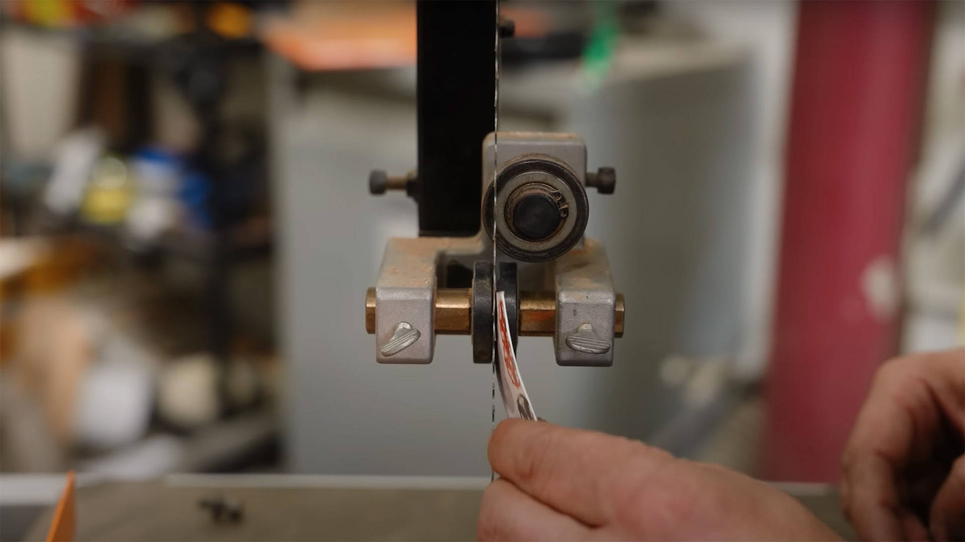 setting bandsaw guides