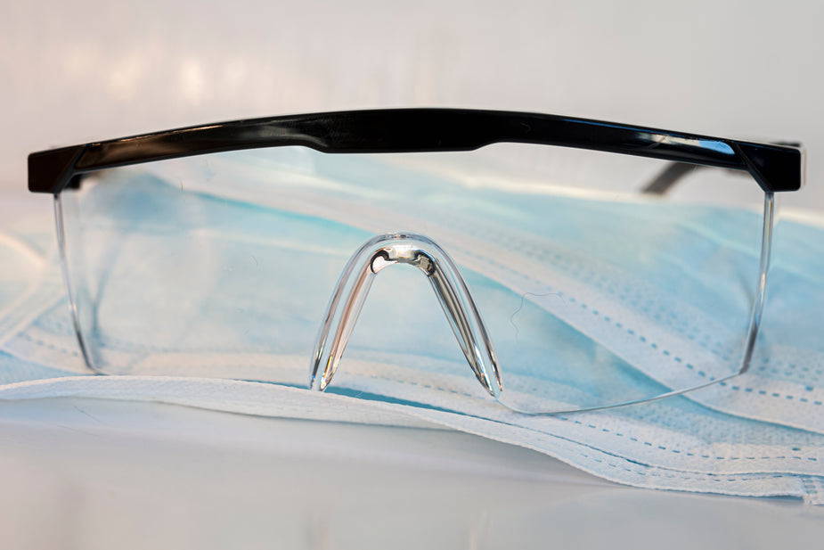 Masque de protection et lunettes transparentes