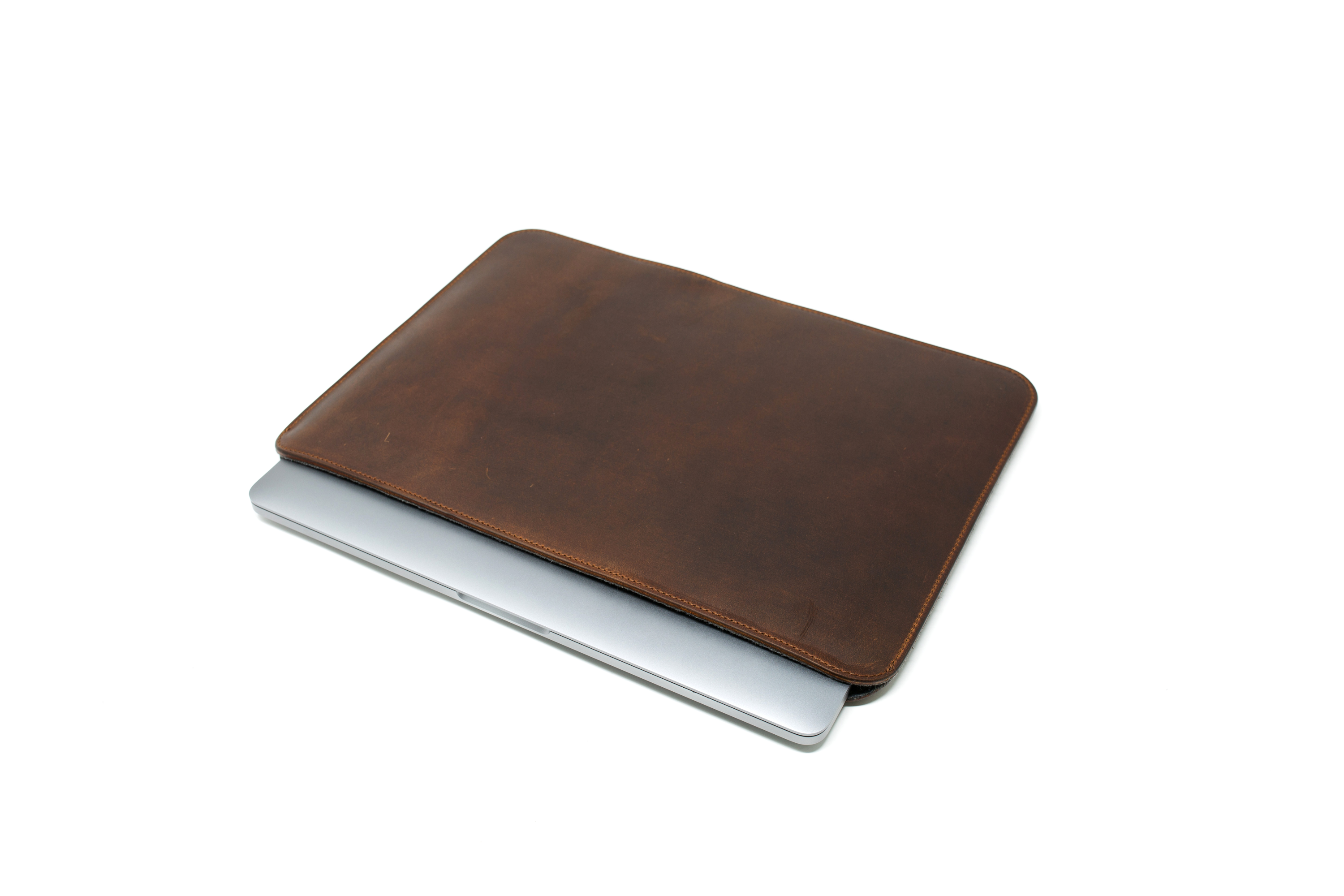 LEATHER MACBOOK SLEEVE WITH WOOL LINING - CHESTNUT