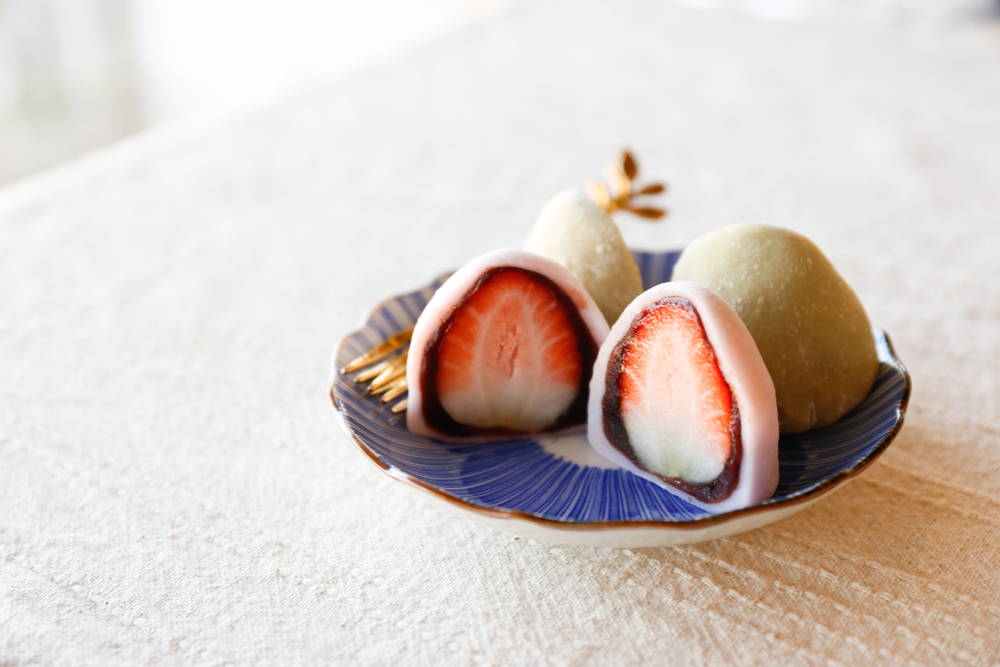 strawberry daifuku mochi