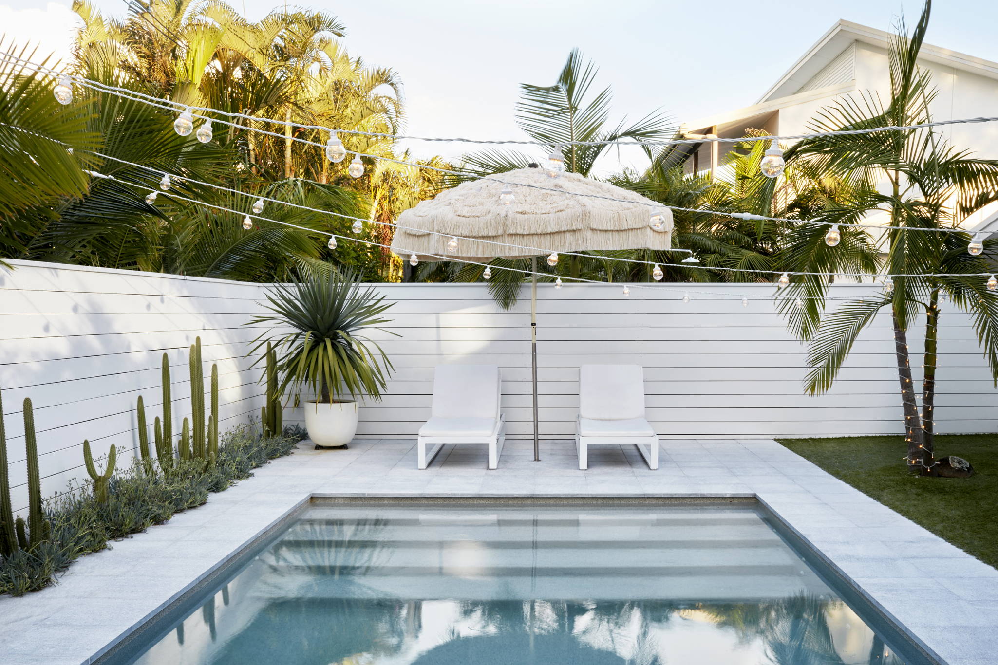 Swimming pool draped in festoons