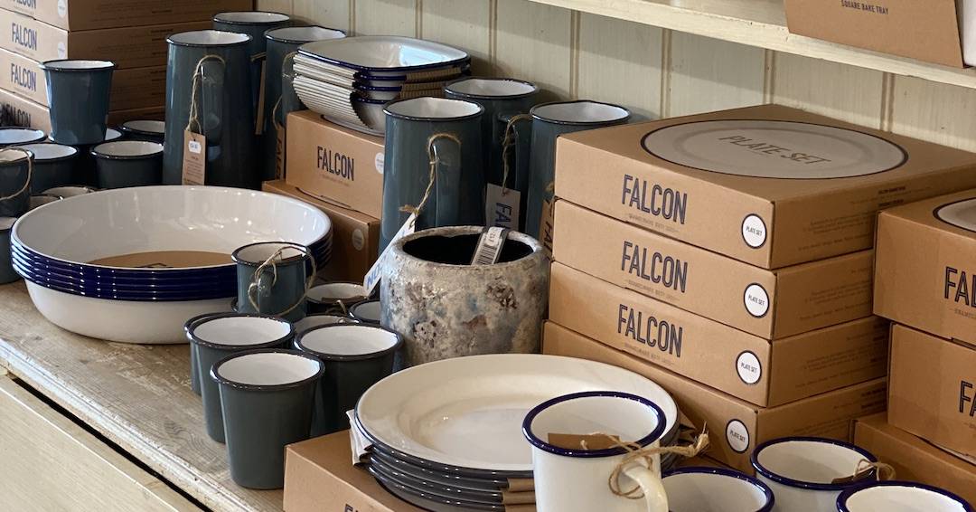 Is made where falcon enamelware Colorful Enamelware