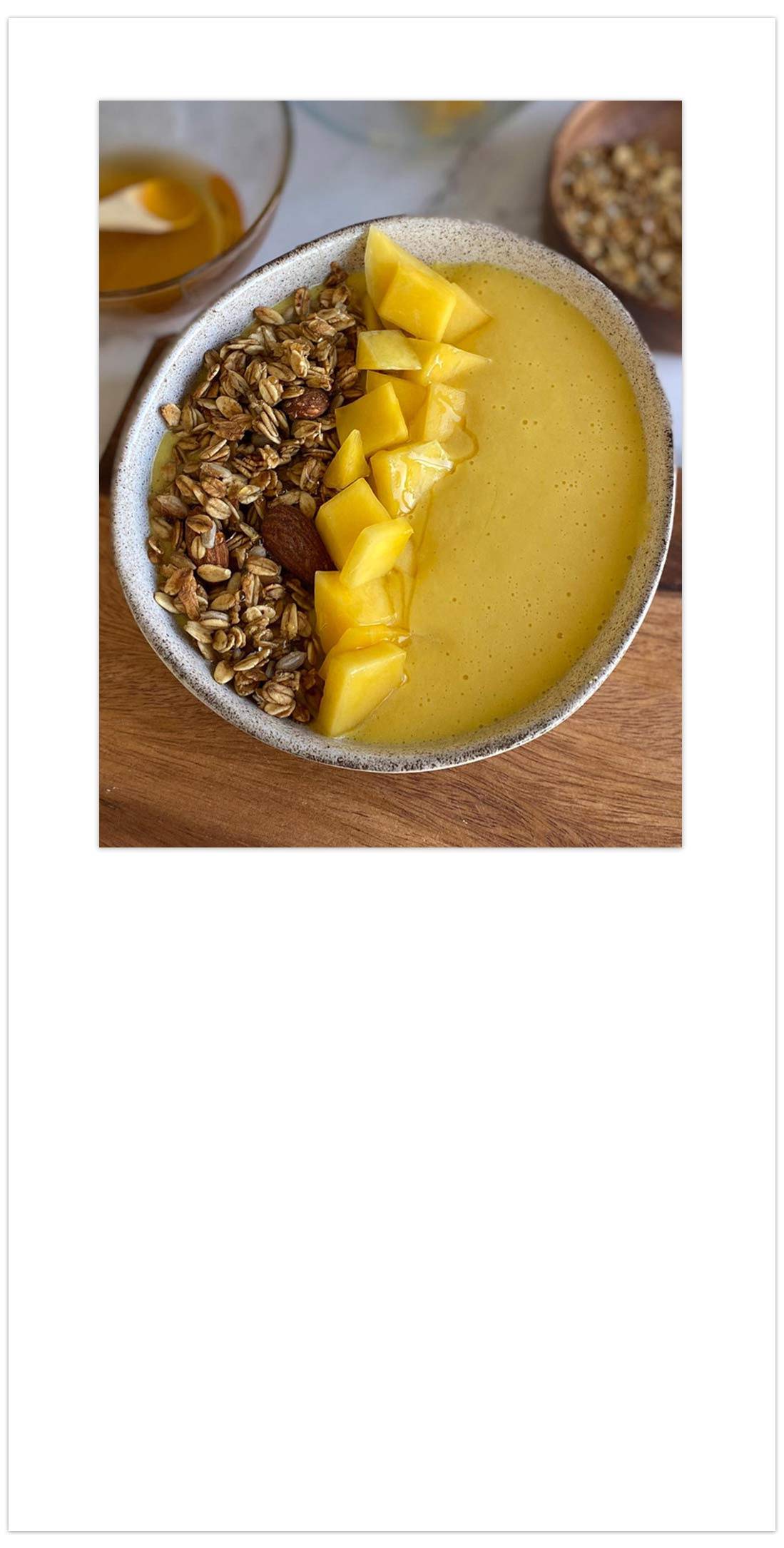 Mango & Kefir smoothie bowl