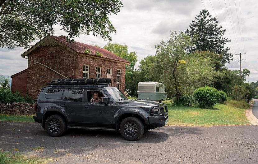 A 4WD with Yakima LockNLoad roof rack platform and accessories