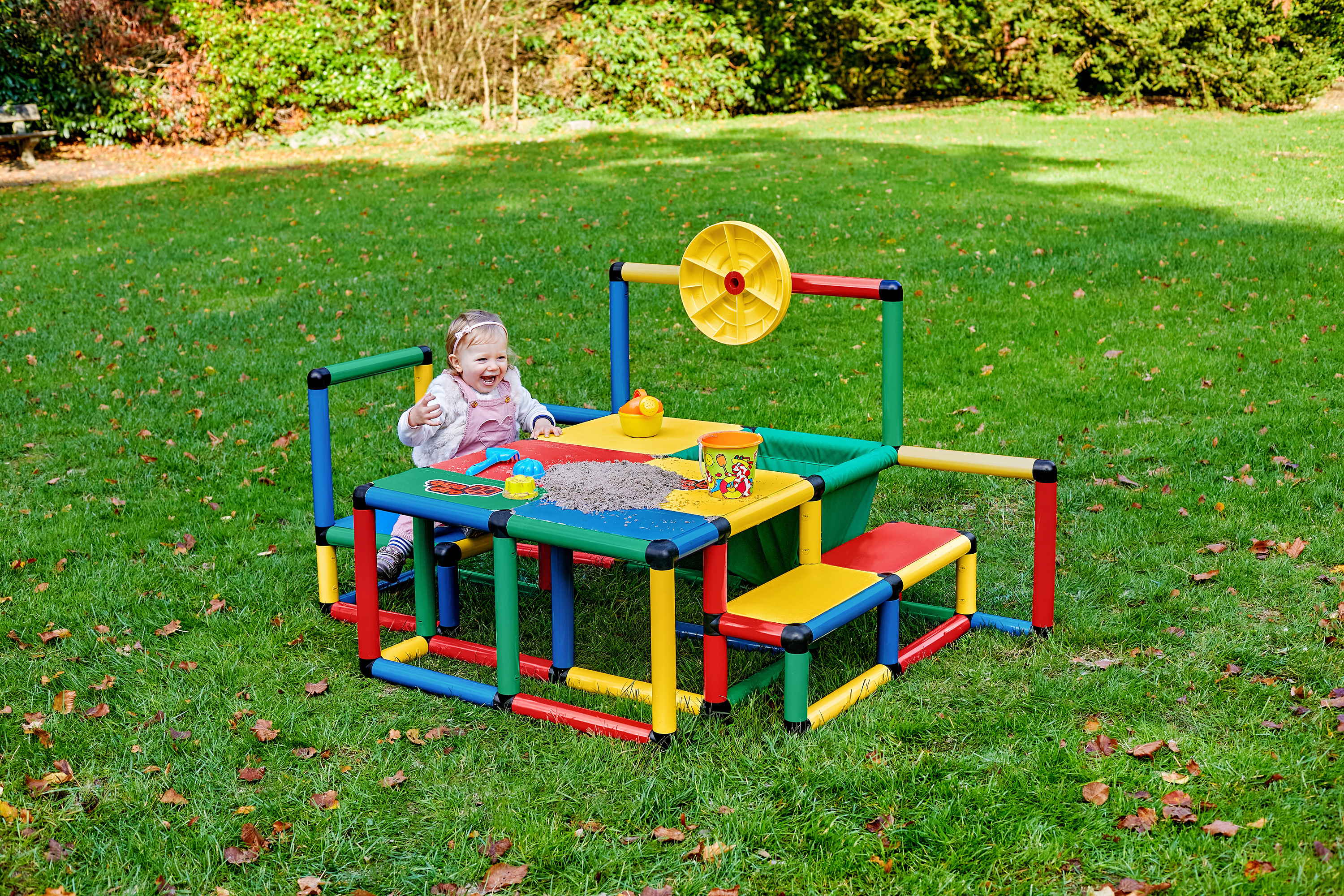 Jungle Gyms and Playhouses since 1979 – QUADRO Toys Jungle Gyms and Playhouses since 1979 – QUADRO Toys