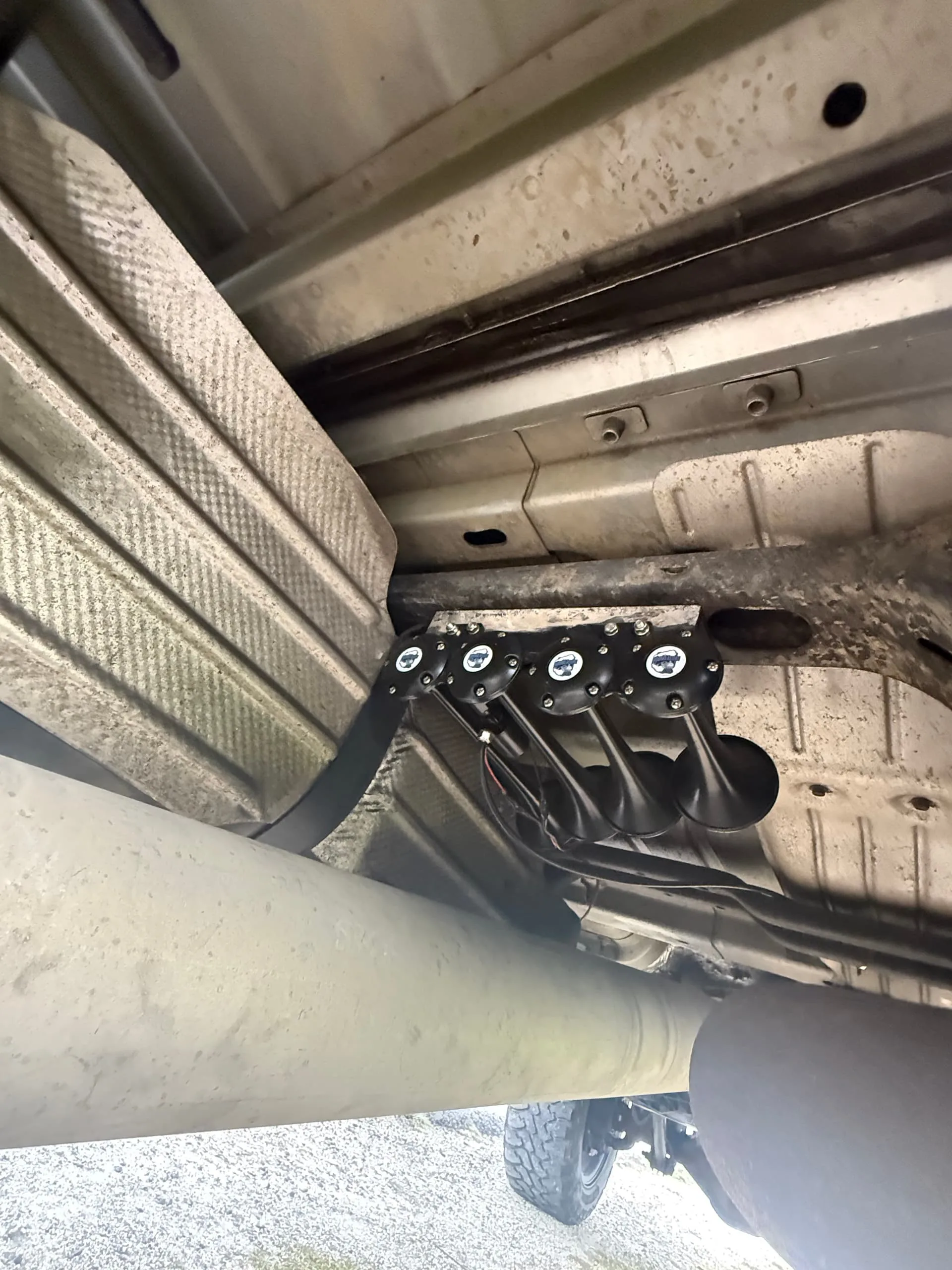 Angel's 2007 Dodge RAM train horn installation detail with 4-Chime Air Horn Kit photo 3