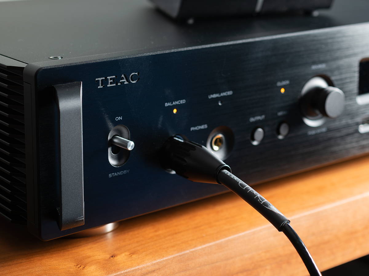 TEAC UD-701N Streamer closeup