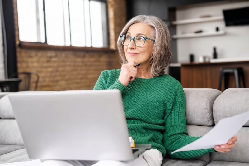 Woman wearing Felicity Blue progressive glasses