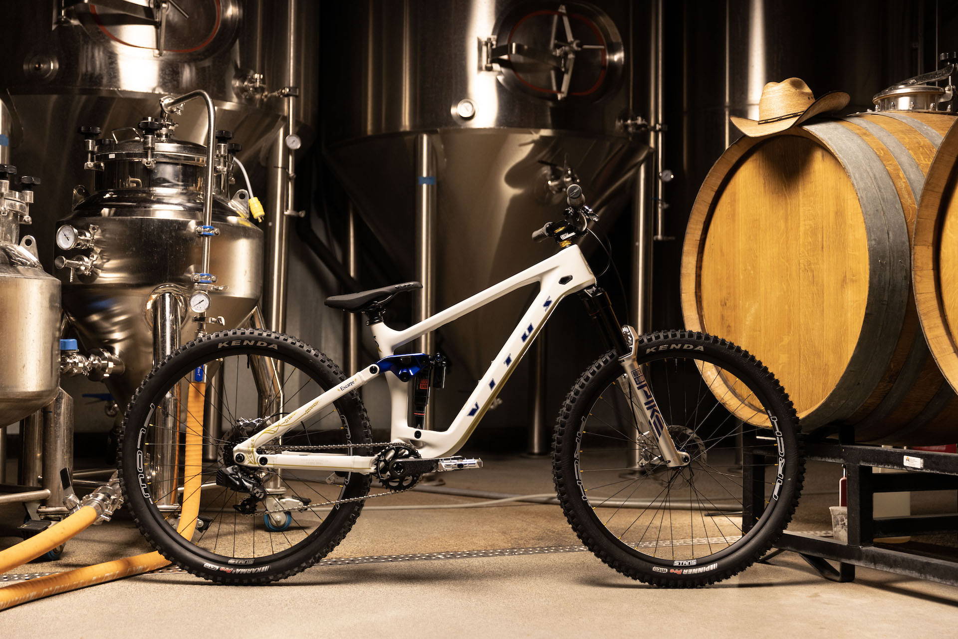 Kyle Strait's custom Vitus Escarpe 27 mountain bike.
