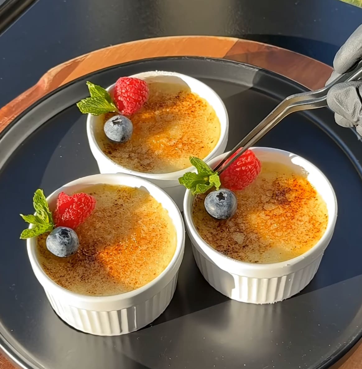 French caramel pudding, slow baking in water bath, afternoon snack, exquisite light food