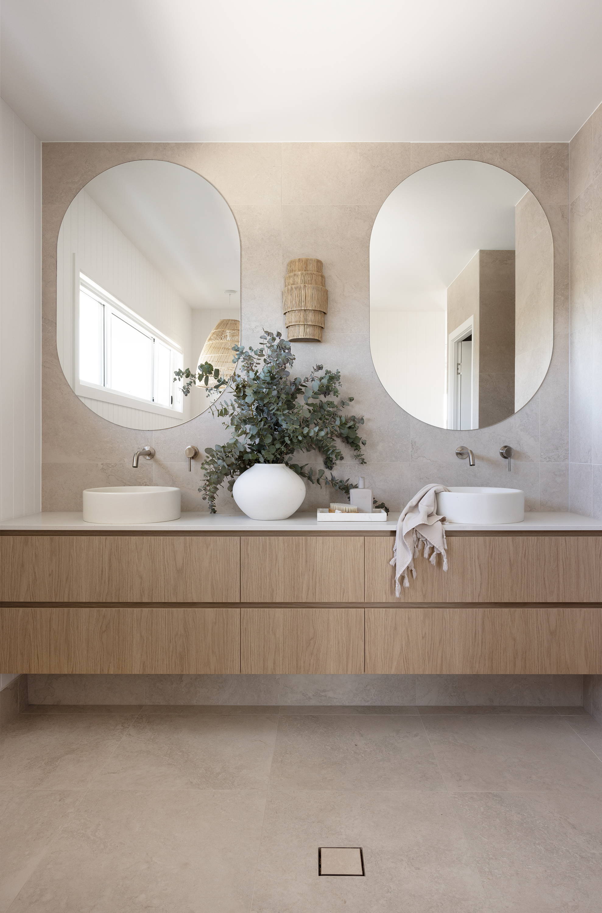 Round White Concrete Basin, Bathroom Sink, Luxury Basin