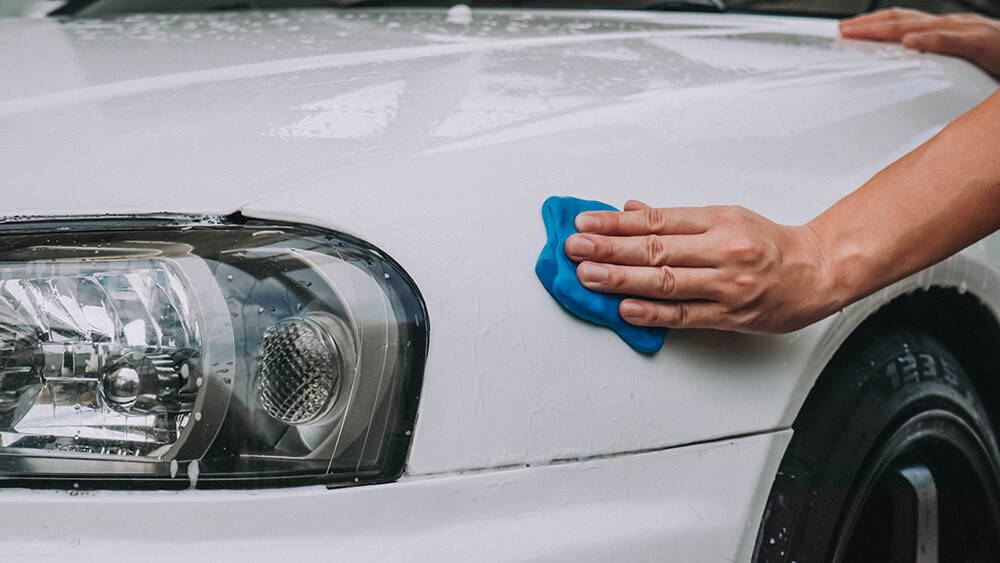 What You Should Know About Using A Clay Bar On Your Car's Finish