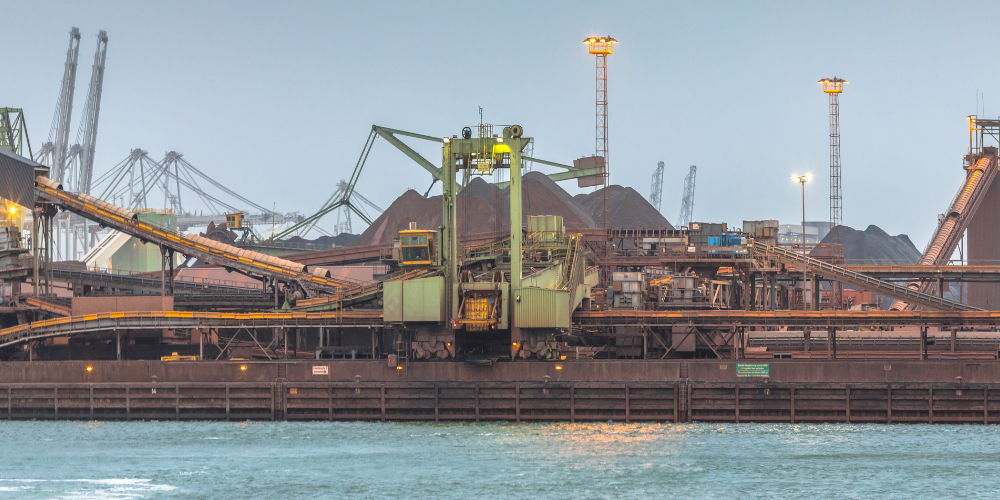 Mine site overland conveyor