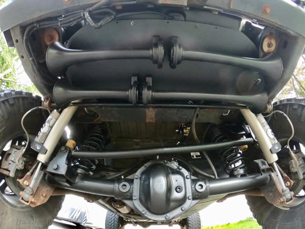 Wide rear undercarriage train horn mount FOX 2.0 shocks differential solenoid Donn's 2014 Jeep Wrangler Rubicon Conductor's Special 244 Nightmare Edition customer install gallery photo 5