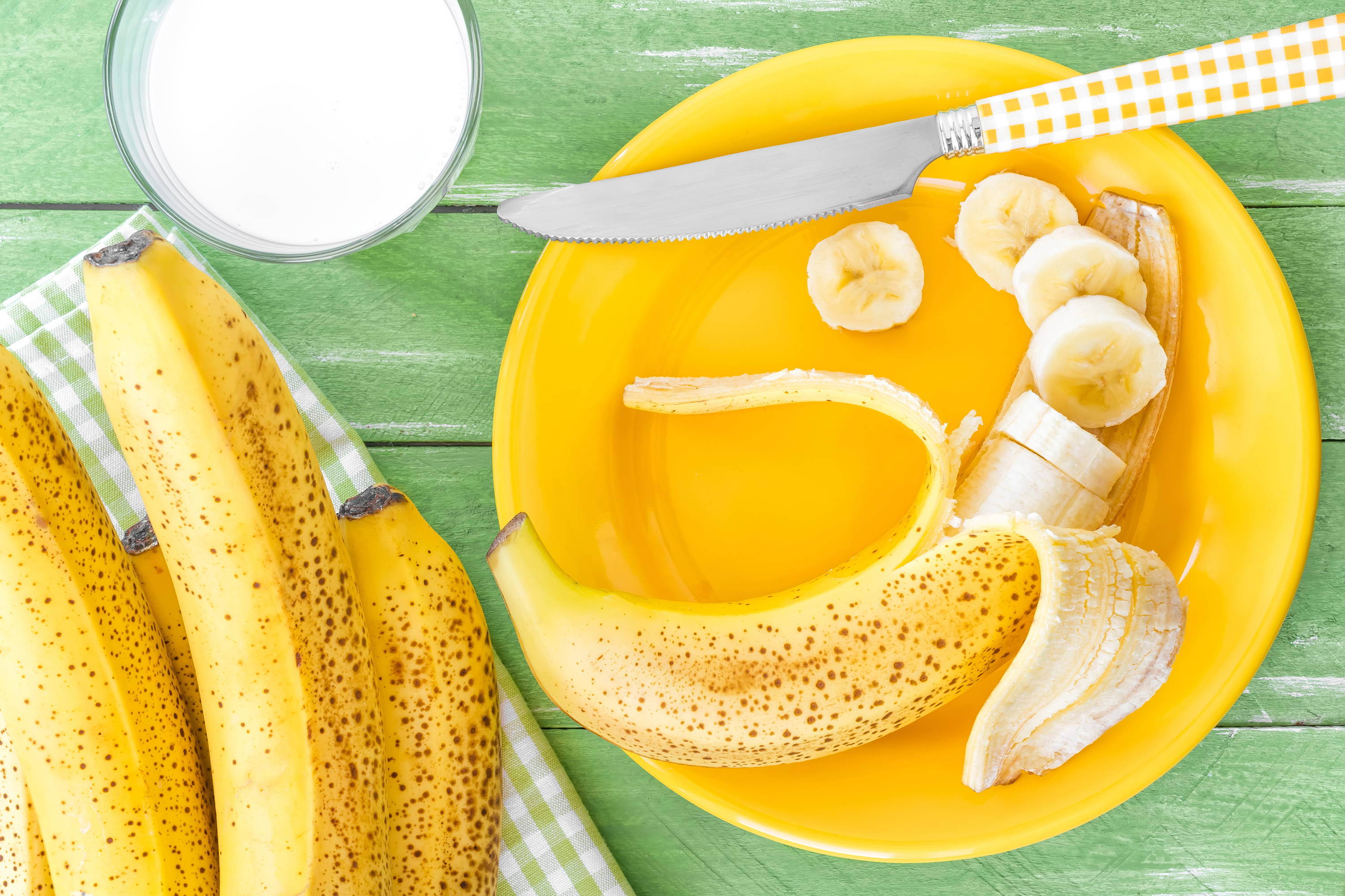 banana peels for water purifying