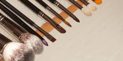 How to Clean Your Makeup Brushes and How Often to Wash Them 2021