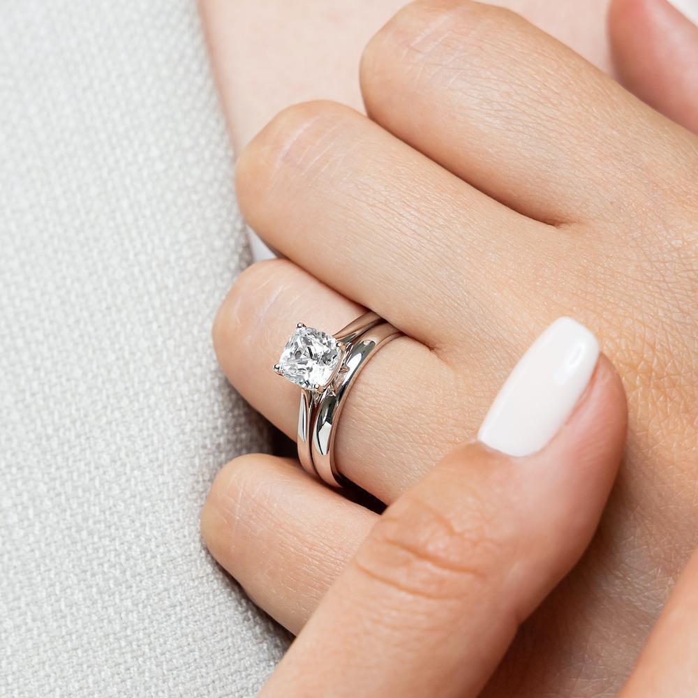 Cusco tijger maatschappij Top 7 Affordable Wedding Ring Sets [MiaDonna]