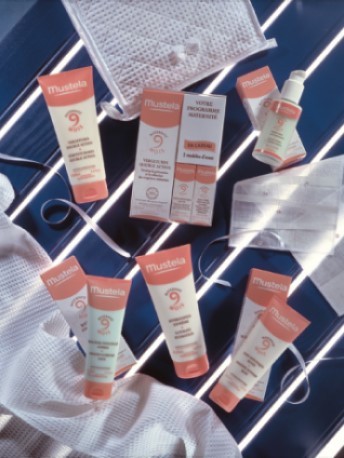 1994 - Lancio della gamma Mustela® 9 Mesi: 1° liena skincare completa per supportare lo sviluppo  della pelle durante la gravidanza.