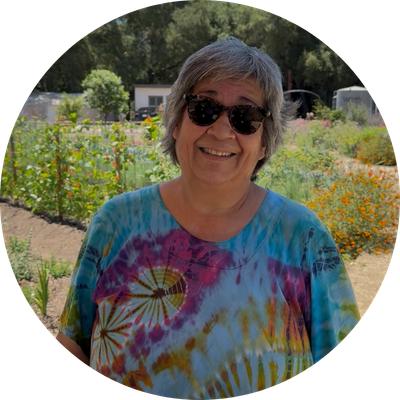 Gourd Instructor Vickie Echols