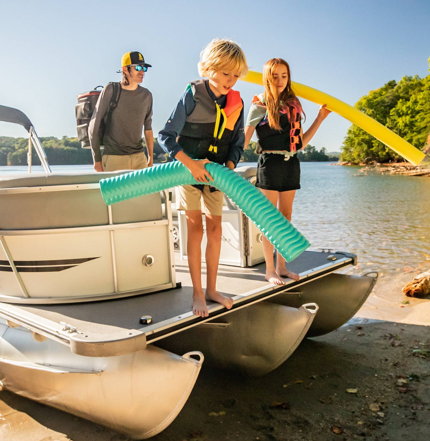 Checklist: Must-Haves for a Pontoon or Deck Boat Day Trip - T-H