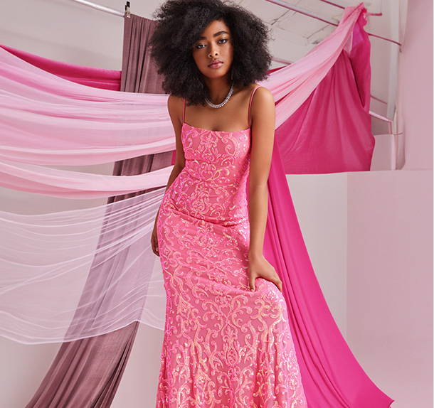 You'll look fab for the dance in Pink Prom Dresses from hot pink to light pink, blush to mauve with Windsor dresses in glitter, satin, tulle, and sequin online or in stores!