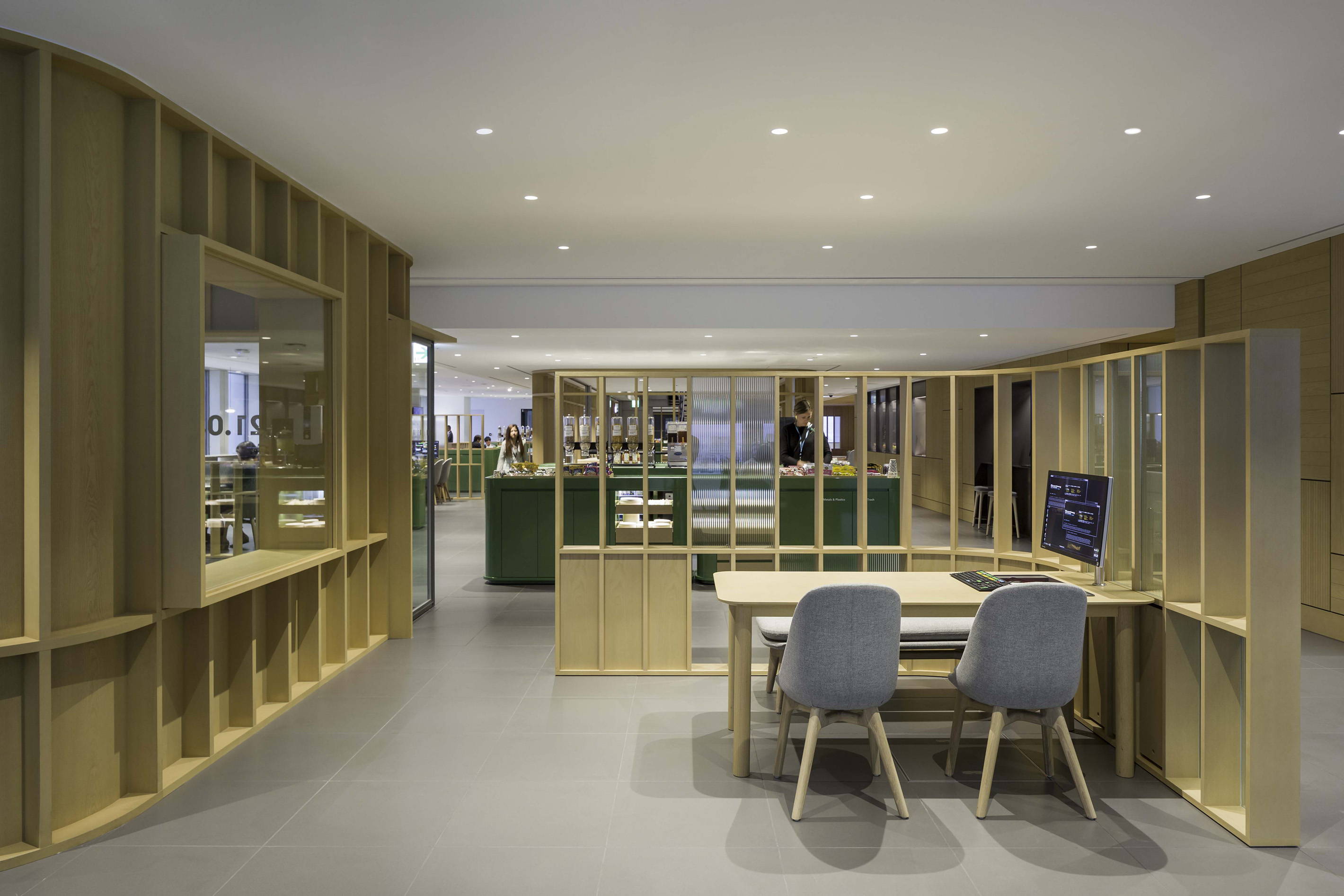 BLOOMBERG TOKYO OFFICE – De La Espada