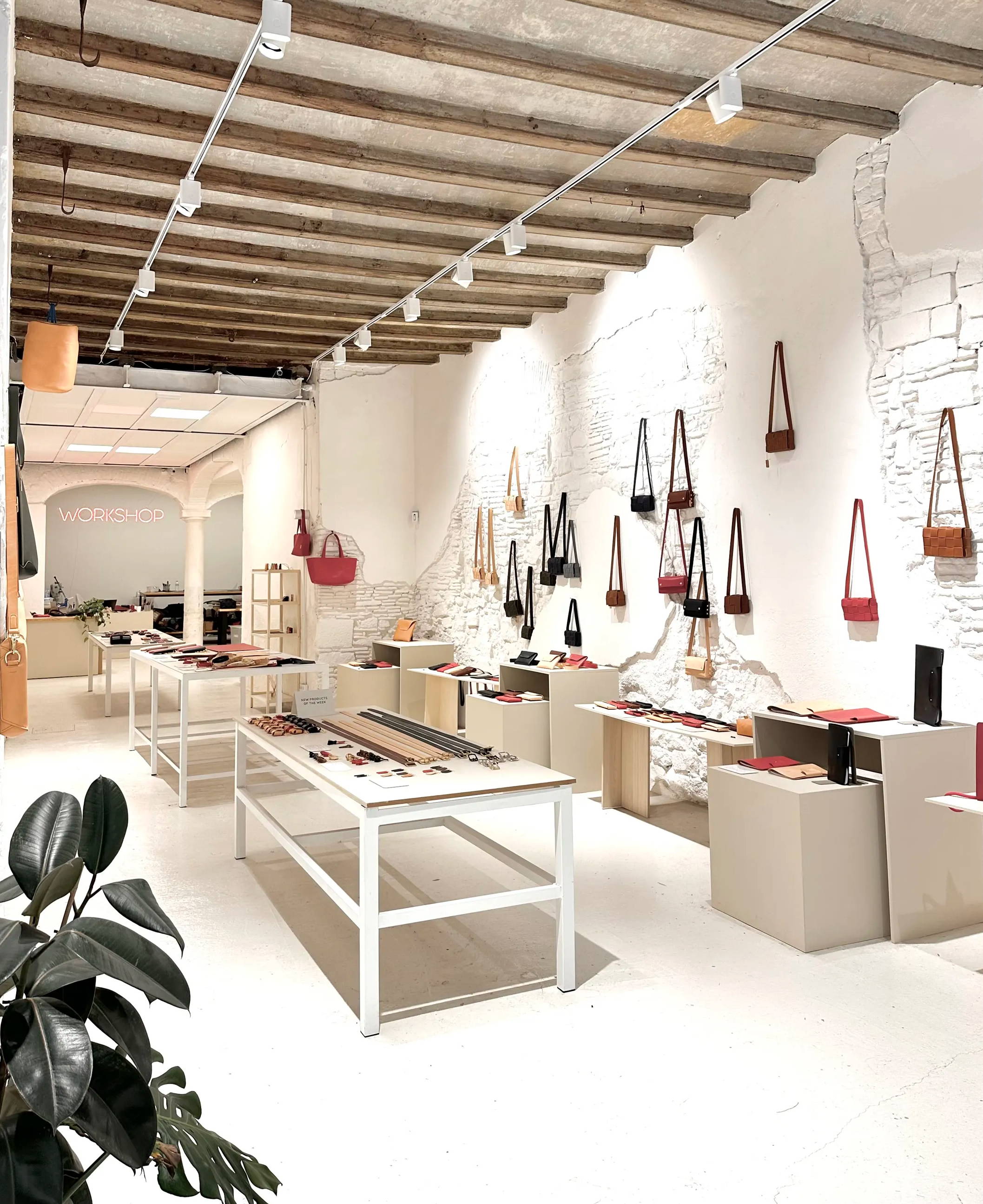 Leather Atelier Shop Barcelona Manuel Dreesmann Atelier Madre Barcelona
