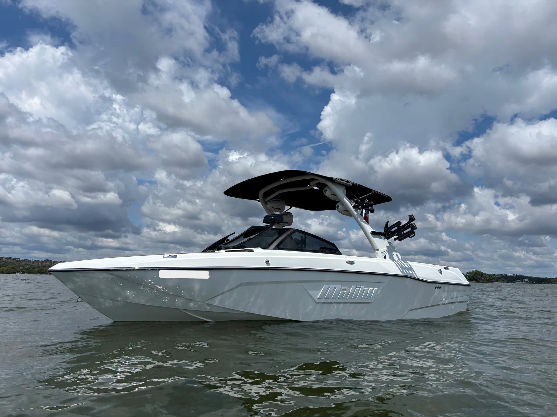 2021 Malibu 23 LSV with Super Echo 127H Air Horn Kit installed