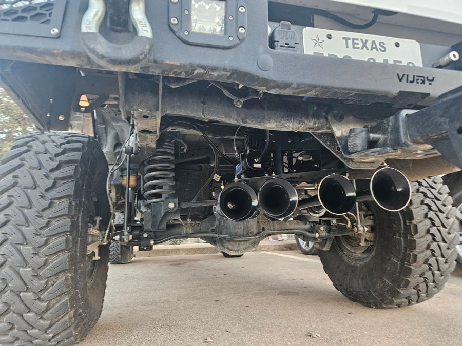 Rear three-quarter Gage's Jeep Gladiator bed tailgate bumper utility truck Conductor's Special 232 train horn photo 3