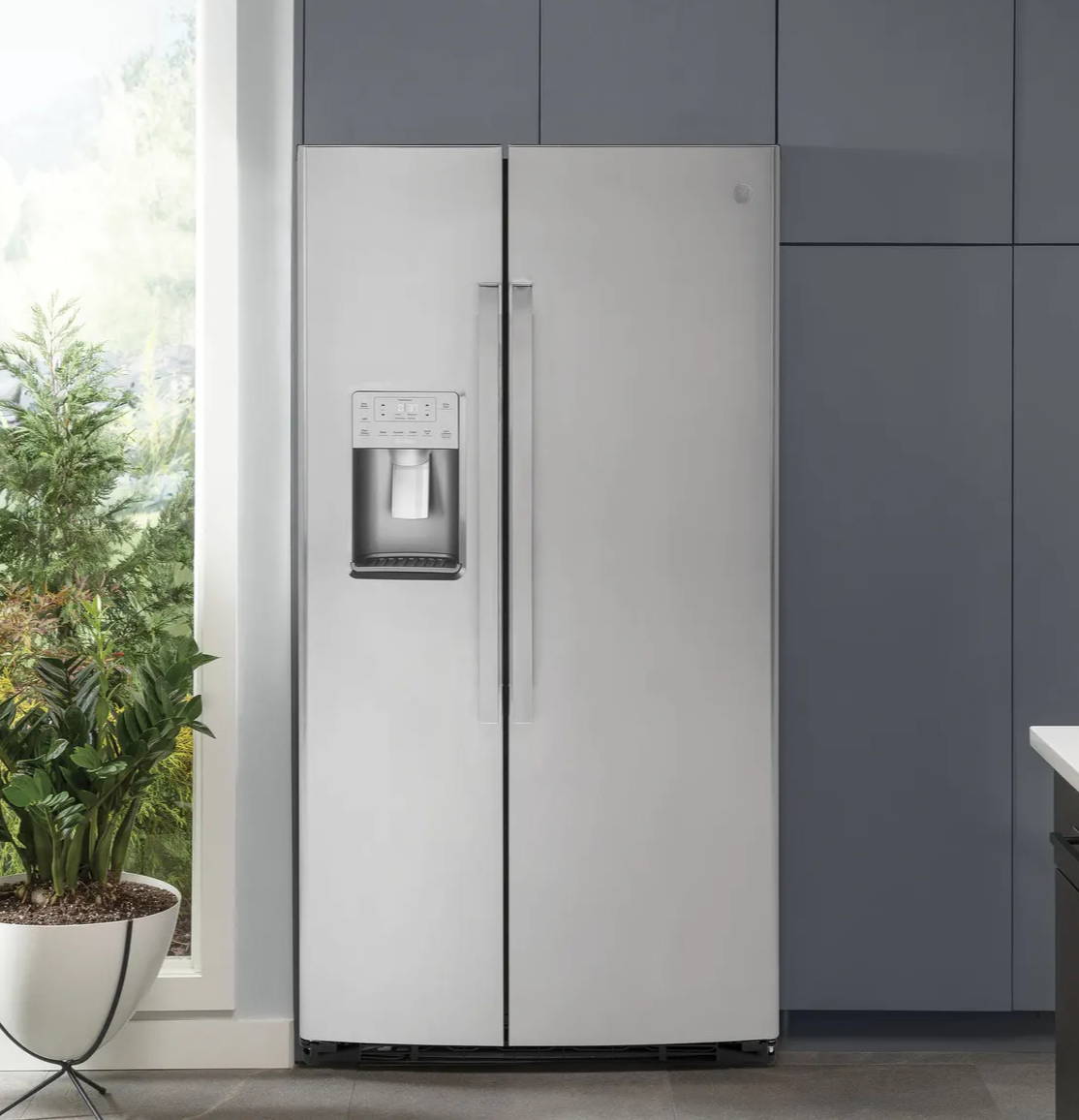 GE Appliances Feature Videos - Side-by-side refrigerators
