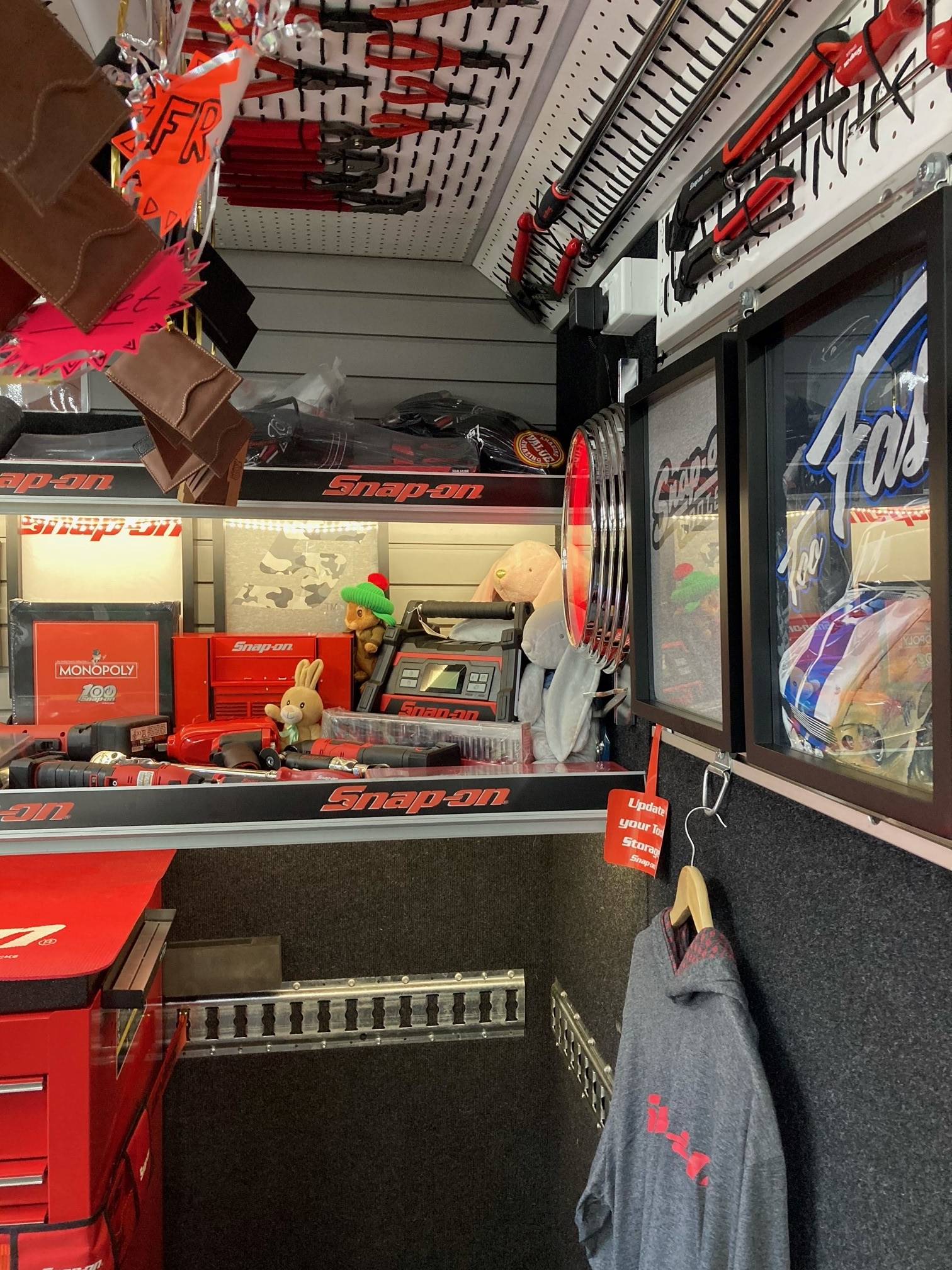 Snap-On Retail Display featuring Snap-On Tee Shirts displayed in Shart Orignal T-Shirt Frames
