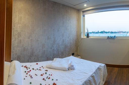 Sonesta Dahabeya Amirat II - massage room