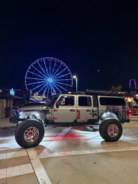 2020 Jeep Gladiator with HornBlasters Stealth Spare Tire Delete Kit
