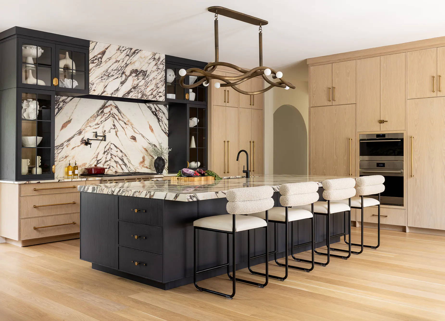 11 Oak Kitchens_Adria Avallone Interiors