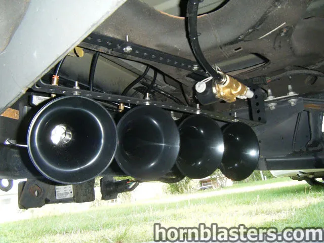 Chris's 2003 Ford Lightning Train Horn Install
