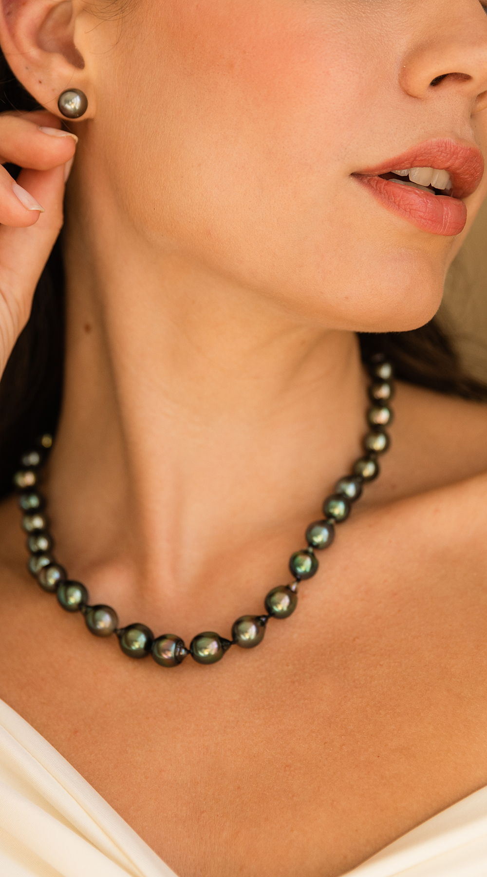 Best Pearl Earrings to Wear with a Necklace