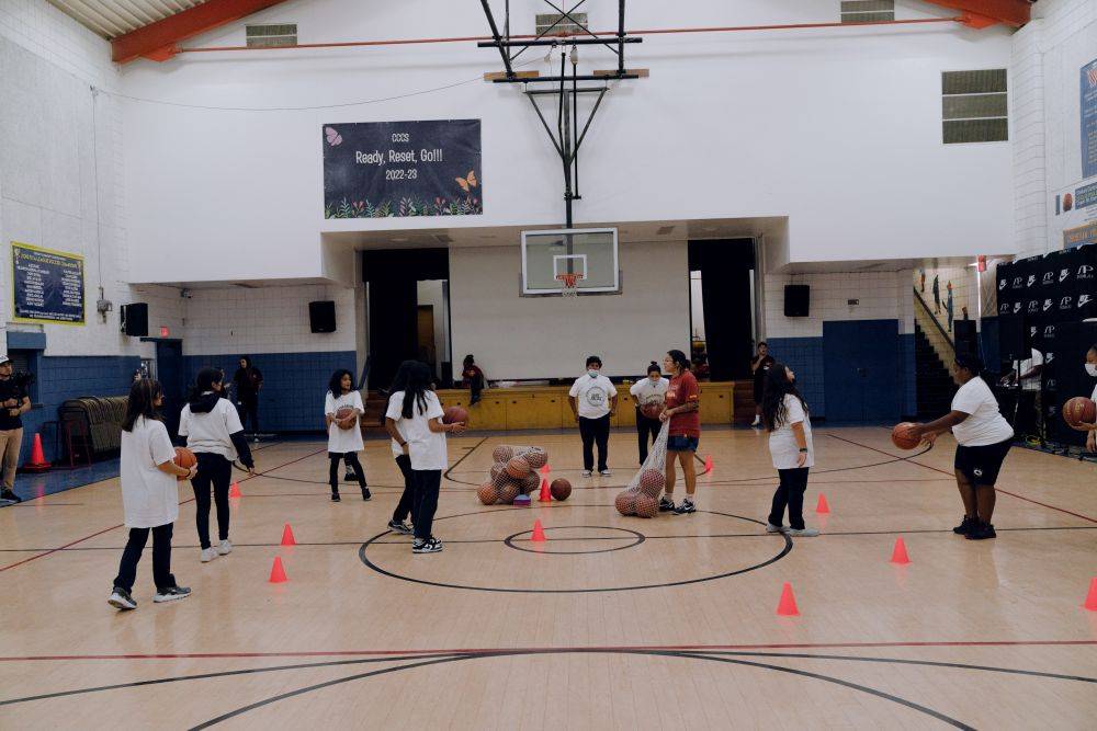 kids playing basketball