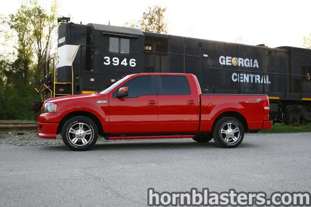 Stephen's 2008 Ford F150 SuperCrew Cab Train Horn Install